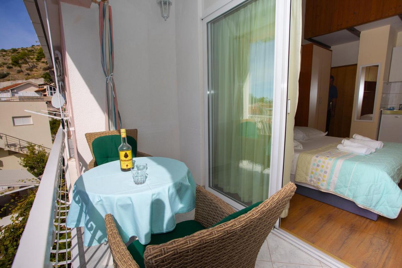 Apartmani Miki Podgora Exterior foto