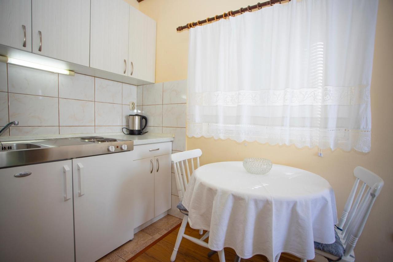 Apartmani Miki Podgora Exterior foto